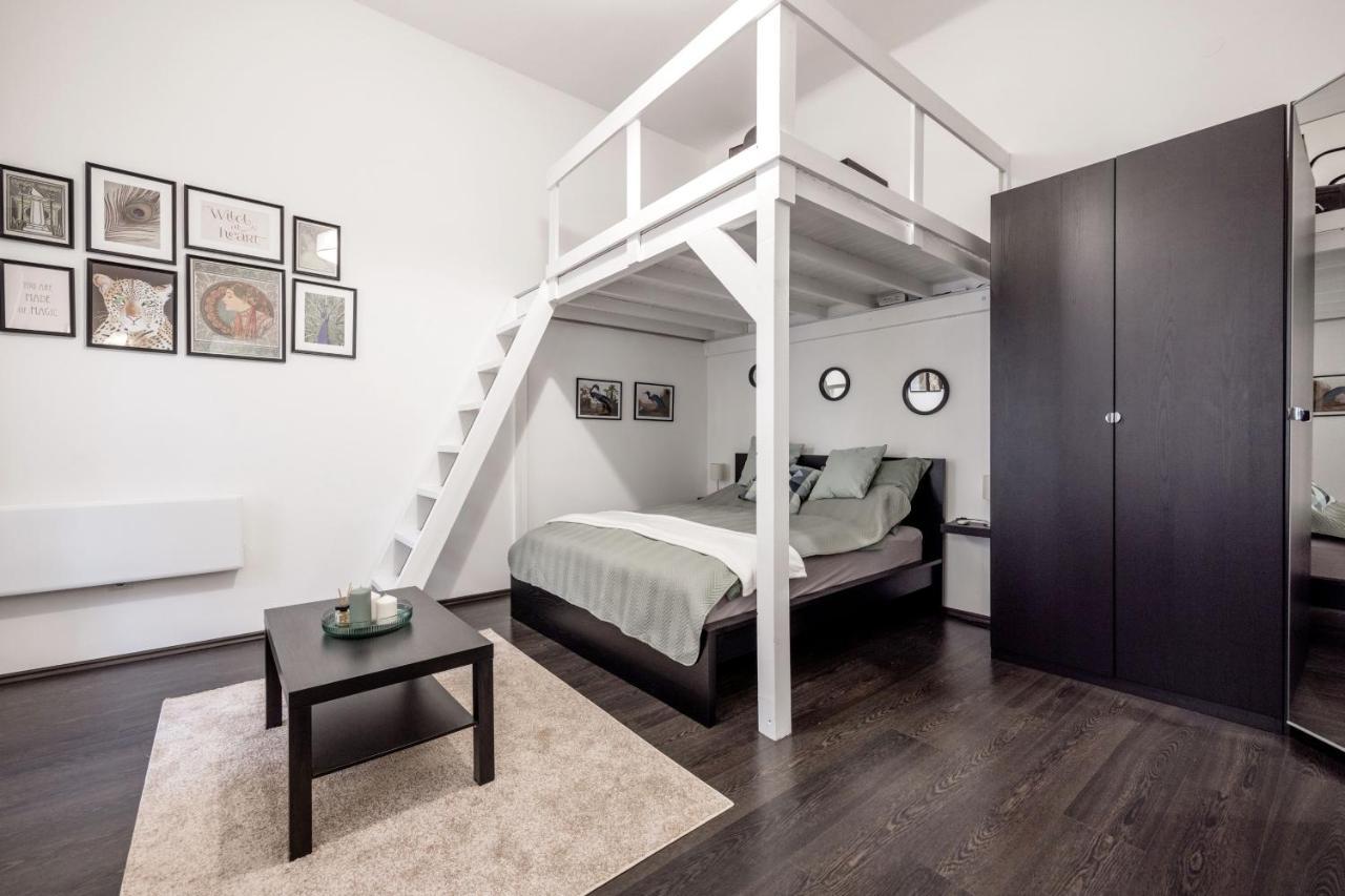 شقة Charming Downtown Hideaway Steps From New York Cafe! بودابست المظهر الخارجي الصورة