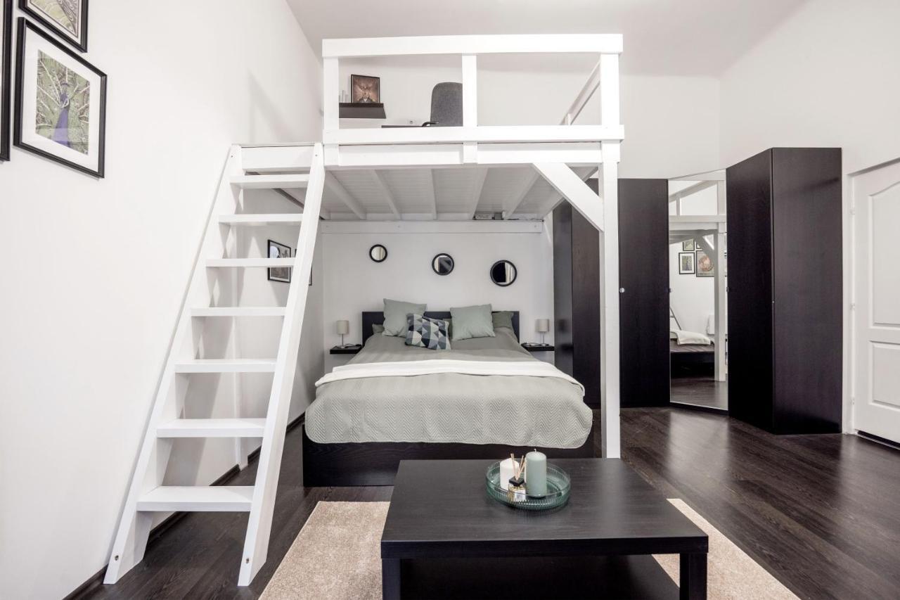 شقة Charming Downtown Hideaway Steps From New York Cafe! بودابست المظهر الخارجي الصورة