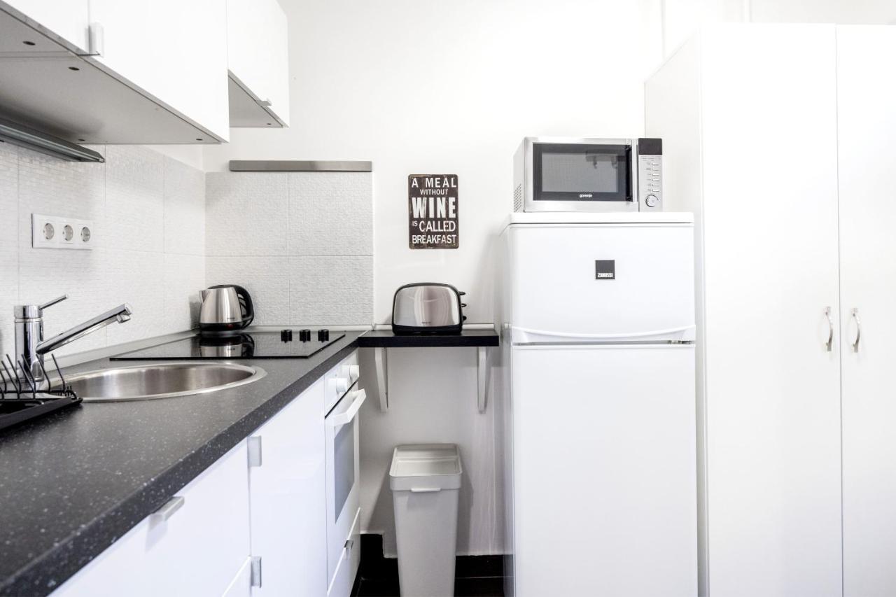 شقة Charming Downtown Hideaway Steps From New York Cafe! بودابست المظهر الخارجي الصورة
