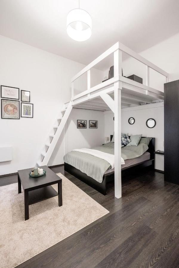 شقة Charming Downtown Hideaway Steps From New York Cafe! بودابست المظهر الخارجي الصورة